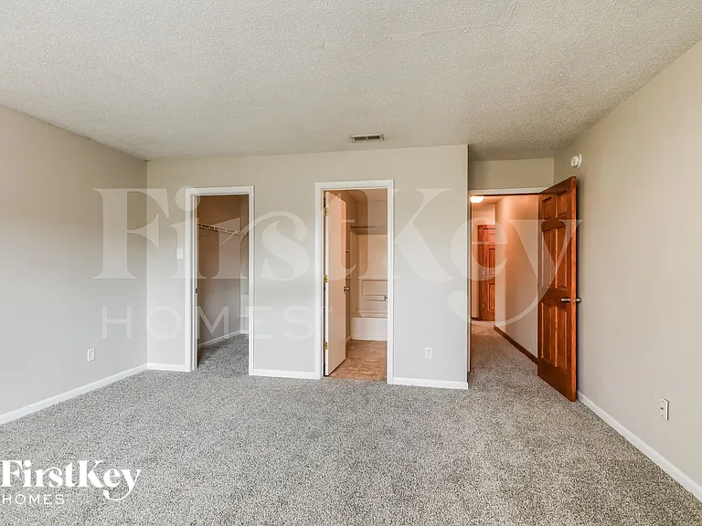 2312 Westmere Dr — Photo 8