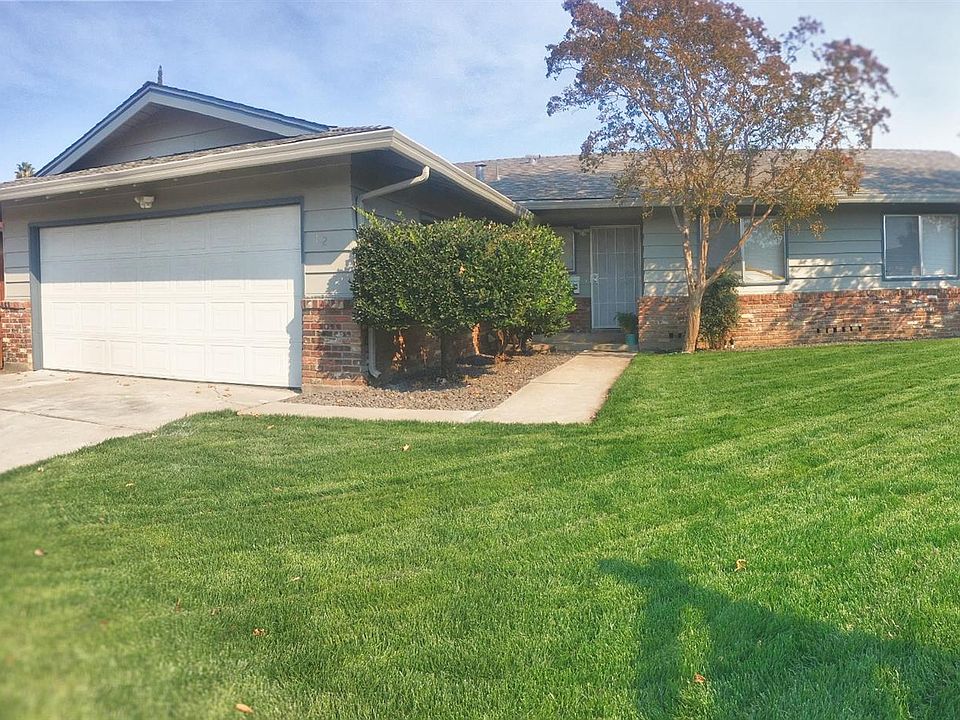 1st image of 121 Cordova Ln
