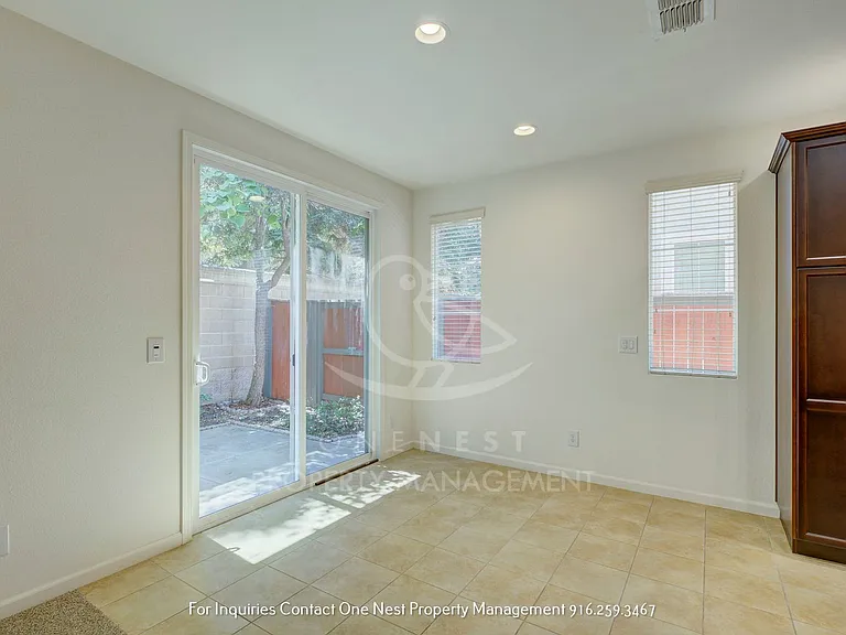 1392 Impressionist Loop — Photo 9