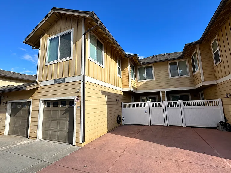 724 Kakala St #1604D — Photo 22