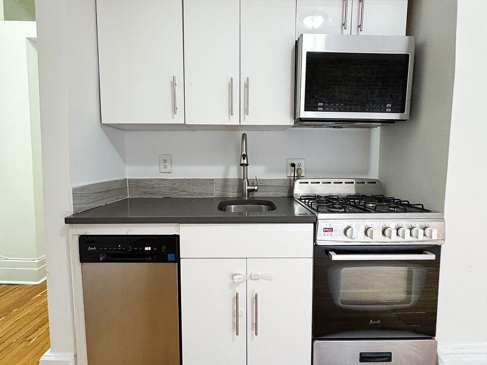 2nd image of 555 W 151st St APT 52