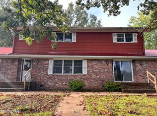 911 Rocketdyne Rd, Neosho, MO 64850