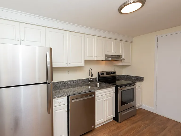 Lakewood Apartments — Photo 46