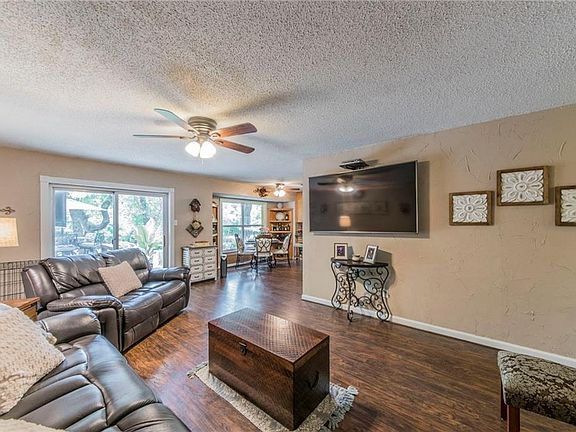 2nd image of 201 Glenhaven Dr