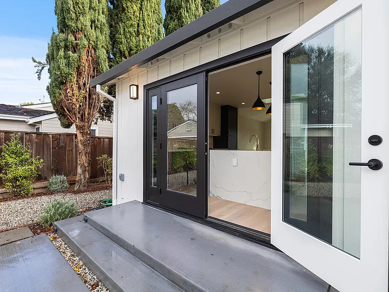 1230 Carmel Ter — Photo 13