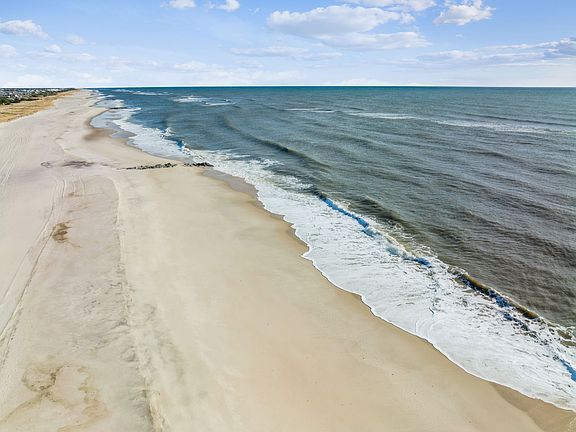 3rd image of 473 Dune Rd