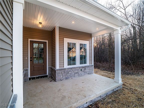 3rd image of 31715 Woodbridge Way