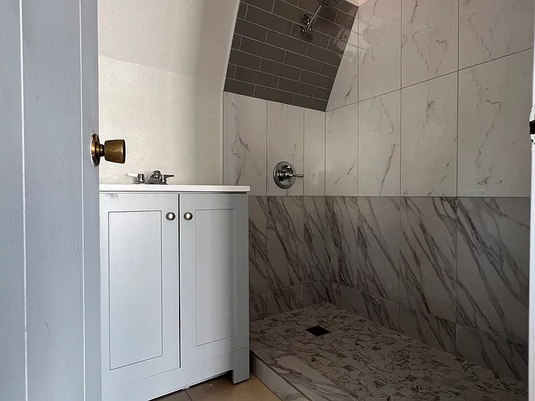 3343 E Del Mar Blvd #B — Photo 5