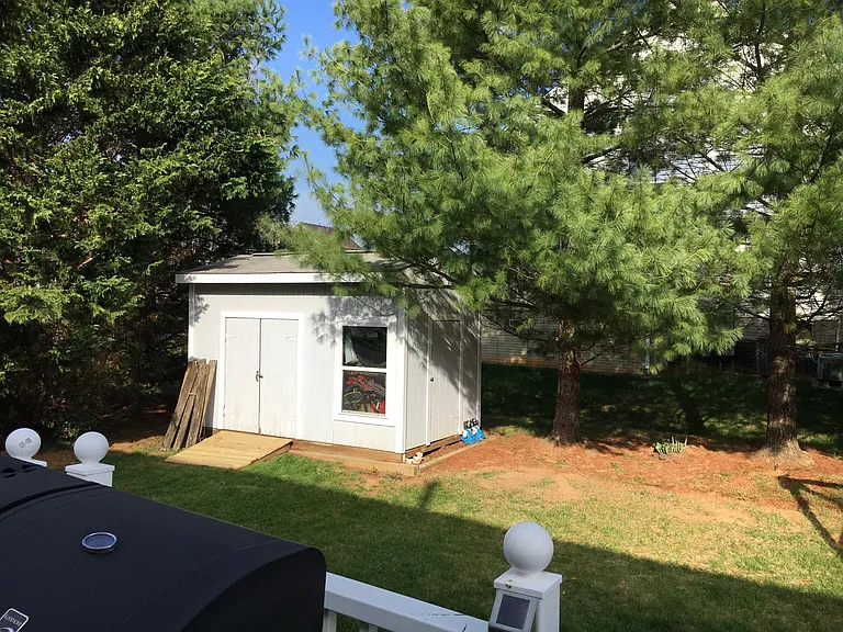 301 Jackson Dr — Photo 3