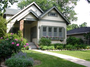 218 Broadway Ave N, Wayzata, MN 55391