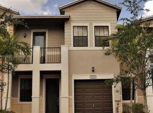 5810 NW 104th Path, Doral, FL 33178