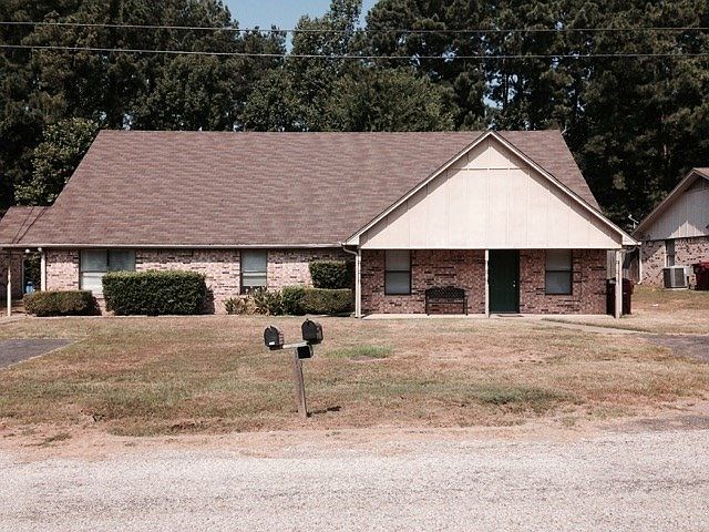 1st image of 116 Willow Creek Ct APT A