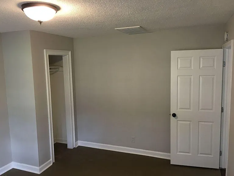 104 Cranford Dr — Photo 17