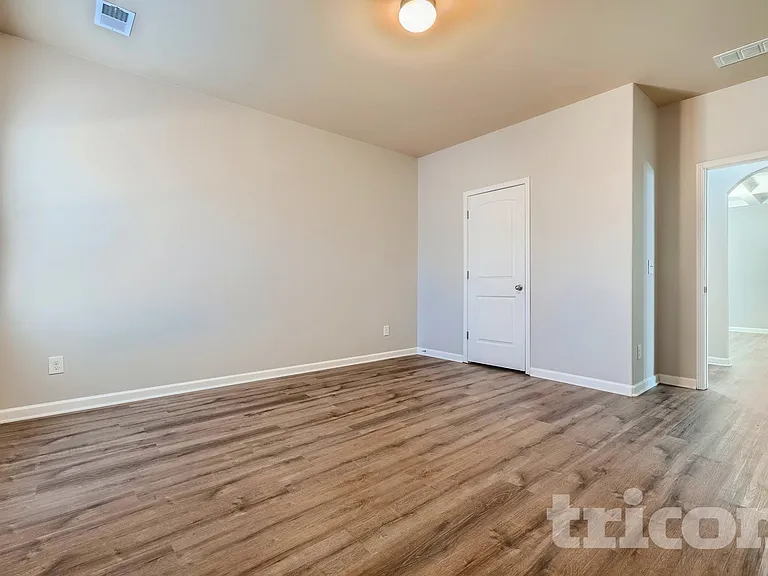 3919 Kingfisher Dr — Photo 7