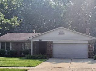 4034 Bristol Dr, Troy, MI 48085