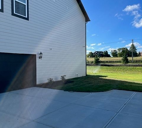 3rd image of 11001 Joelle Dr