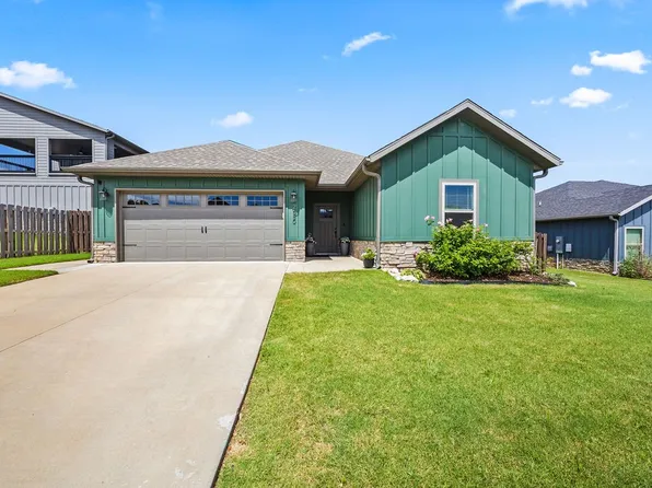 2680 N Justin Dr, Fayetteville, AR 72704