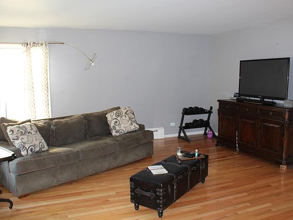 2nd image of 1457 Ashland Ave