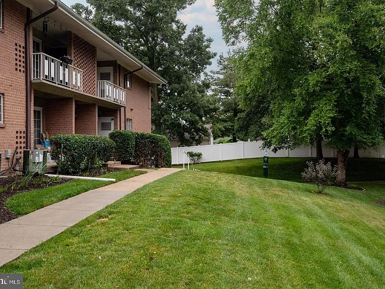 5605 Franconia Rd #301 — Photo 14