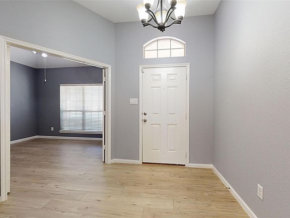 4th image of 18322 Redoak Manor Ln
