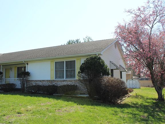 2nd image of 3107 Apricot Ave