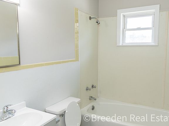 3rd image of 2358 Burke Memorial Park Rd APT A
