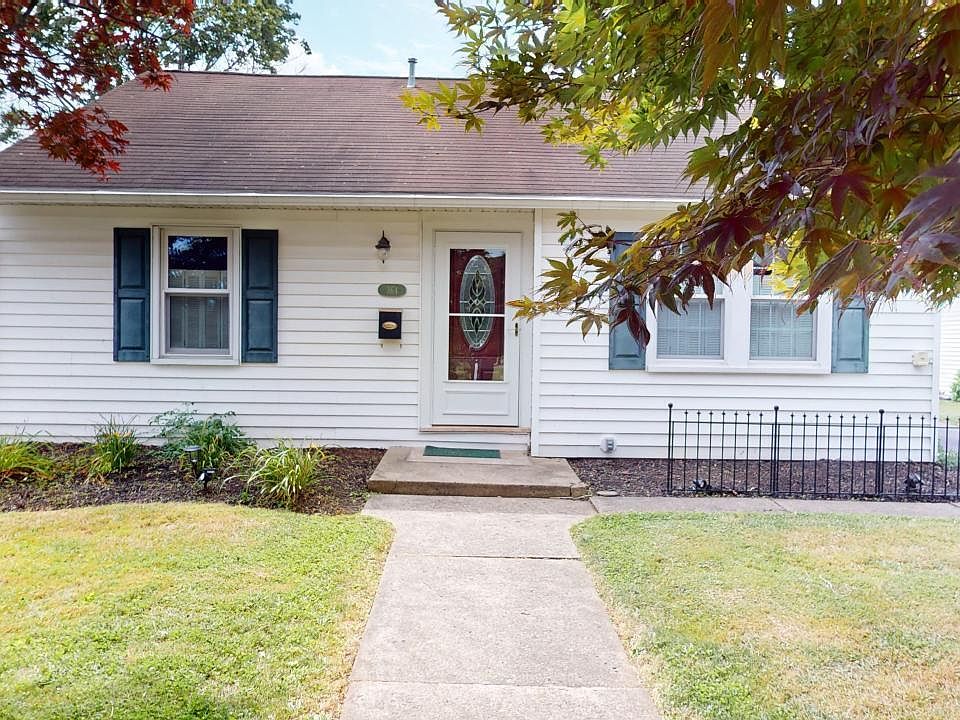 1st image of 364 E Mountain Ave S
