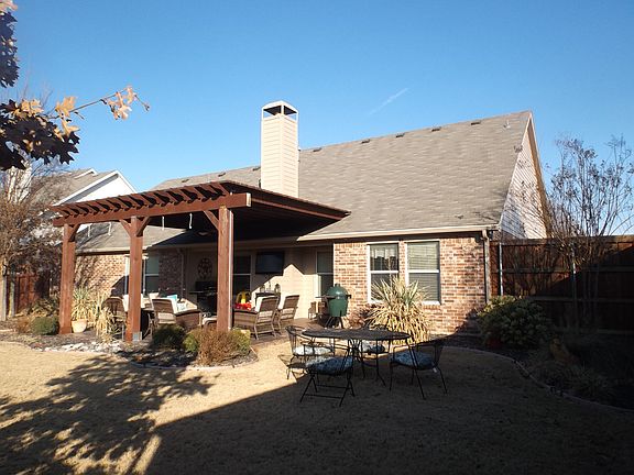3rd image of 329 Creekside Trl