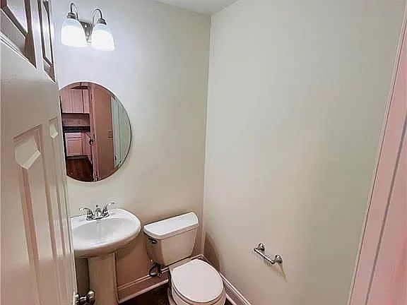 2nd image of 1607 Hardie St #1