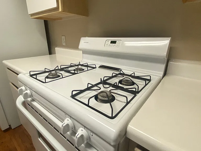 Waterford Pointe Apartments — Photo 23