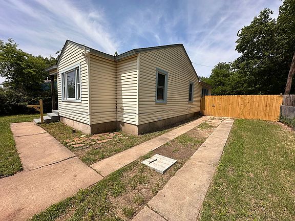 2nd image of 4904 Dilworth Ct