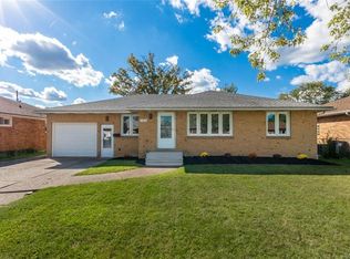 122 Sunrise Blvd, Williamsville, NY 14221