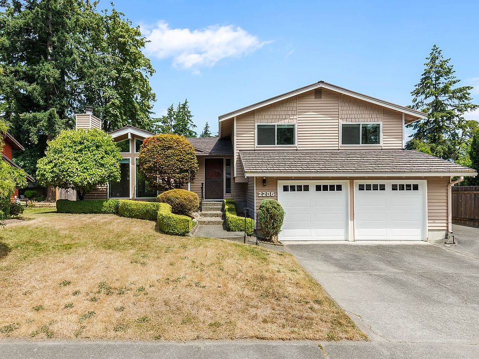1st image of 2206 SE 21st St