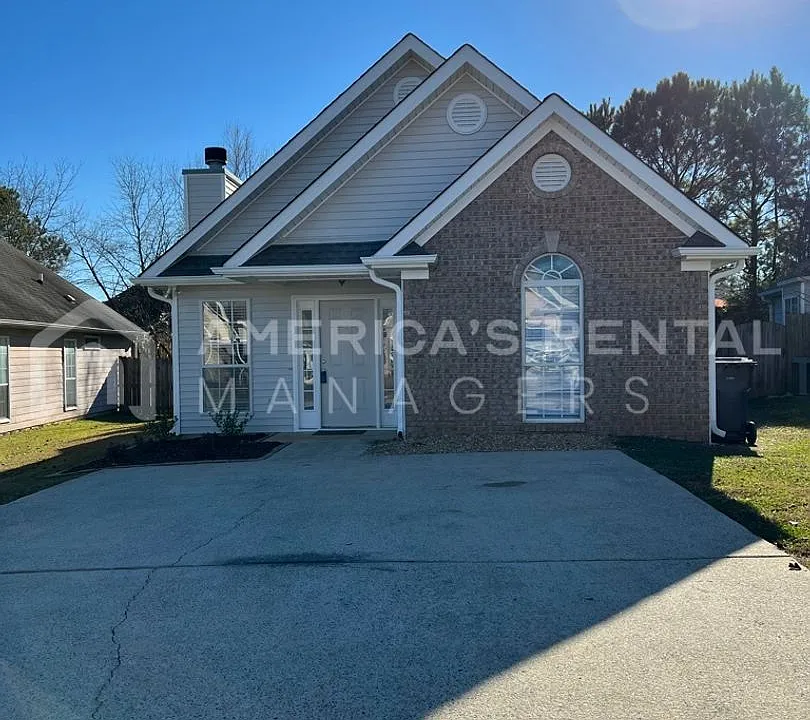 141 Flagstone Ln