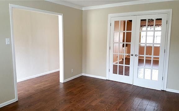 4th image of 517 E Redbud Dr
