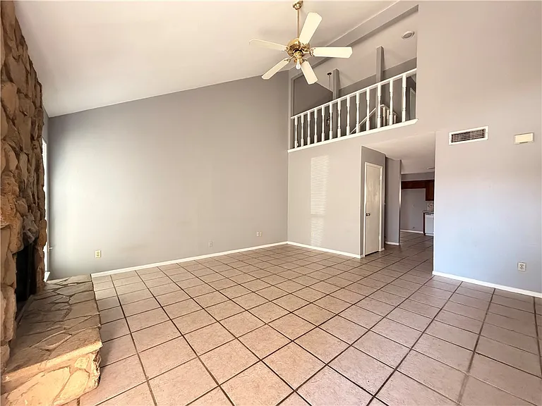 11618 Agua Dulce Creek Dr #B — Photo 2