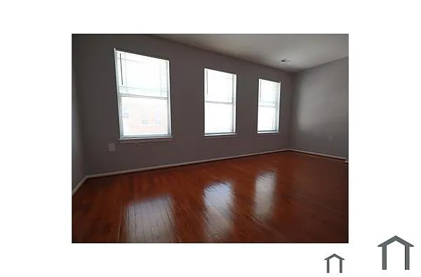 Building Photo - 1022 Hillman St