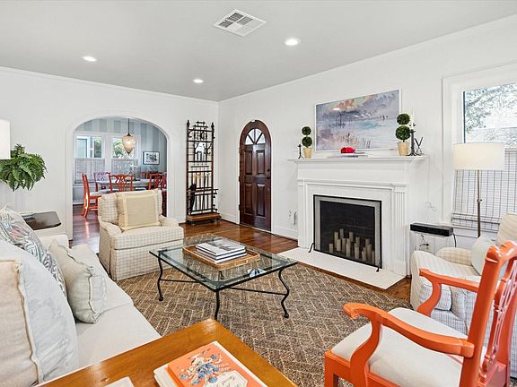 3rd image of 2109 Colquitt St