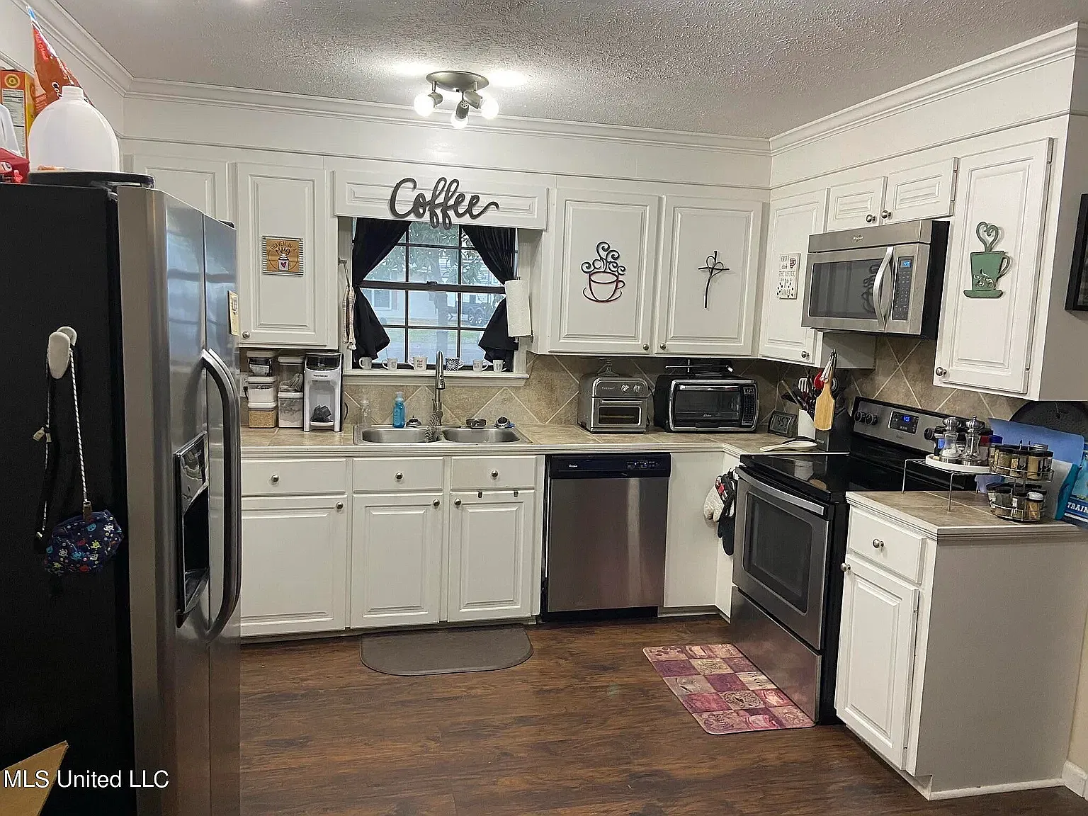 15 Dogwood Dr — Photo 2