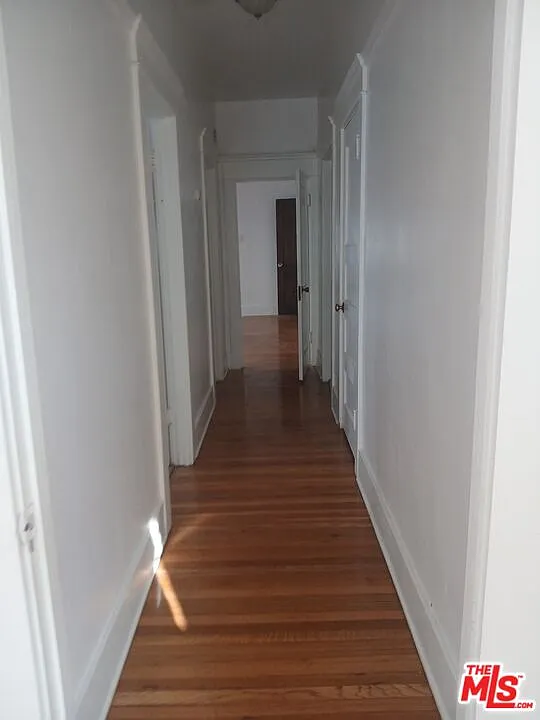 2 bed, 1.0 bath, 4690 sqft, $2,900 — Photo 2