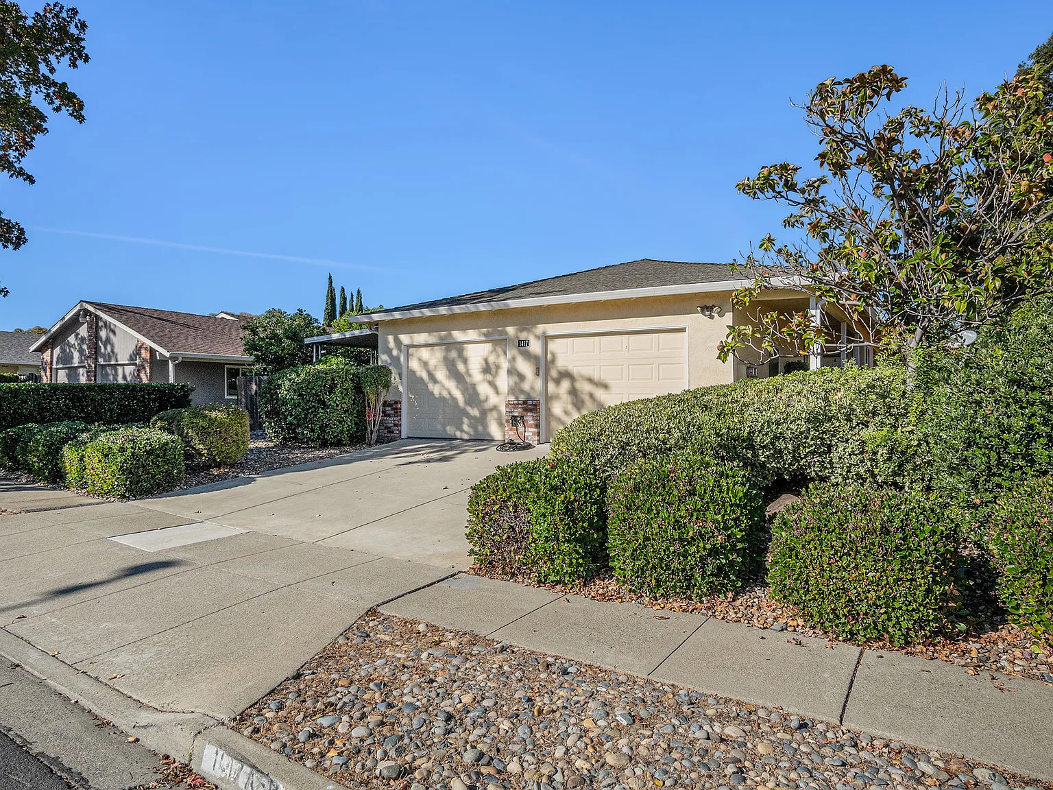 2 bed, 1020 sqft, $2,700 — Photo 3