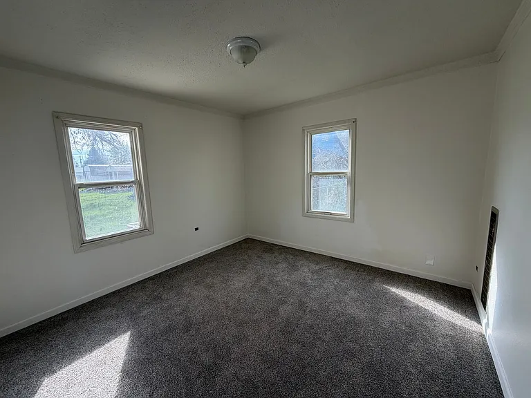 4305 Altamont Dr — Photo 8