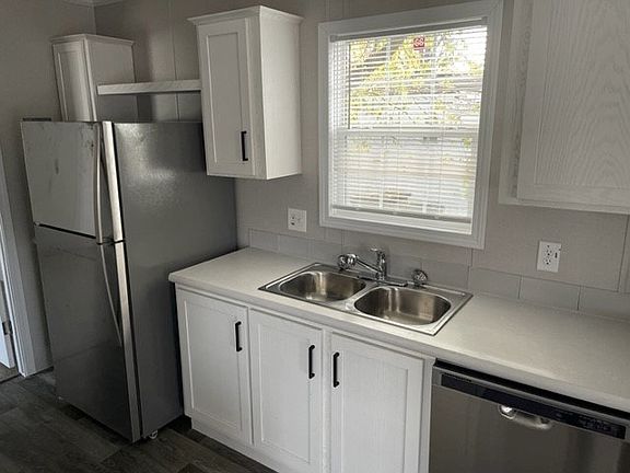 3rd image of 1250 Paree St #653