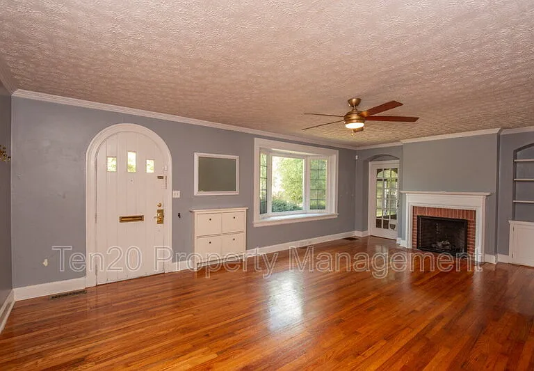 1708 Slade Dr — Photo 3