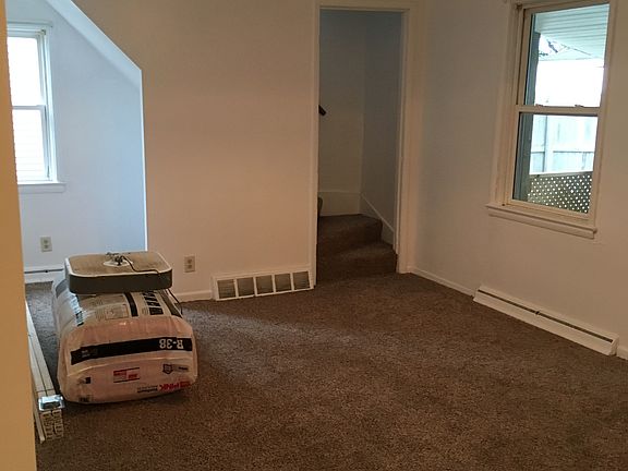 4th image of 513 N Pine St