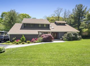 26 Candlewood Path, Dix Hills, NY 11746