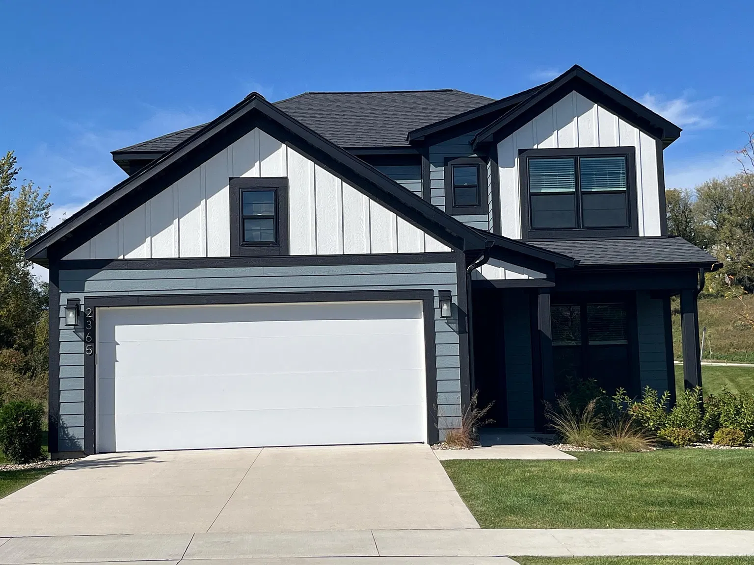 4 bed, 2.5 bath, 2136 sqft, $3,725 — Photo 1