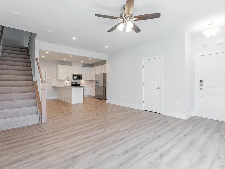 2620 Lassen Walk #A — Photo 4
