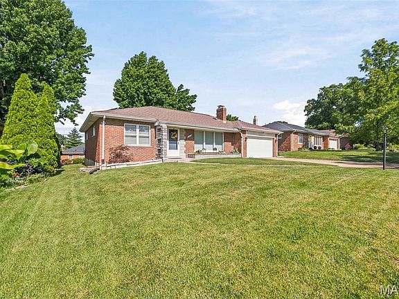 3rd image of 9841 Knollshire Dr