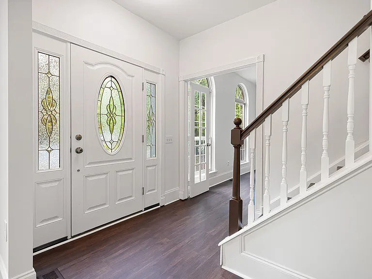 240 Timber Knoll Dr — Photo 3